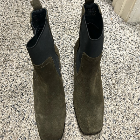 Men's Suede Chelsea Boots - Picture 1 of 3